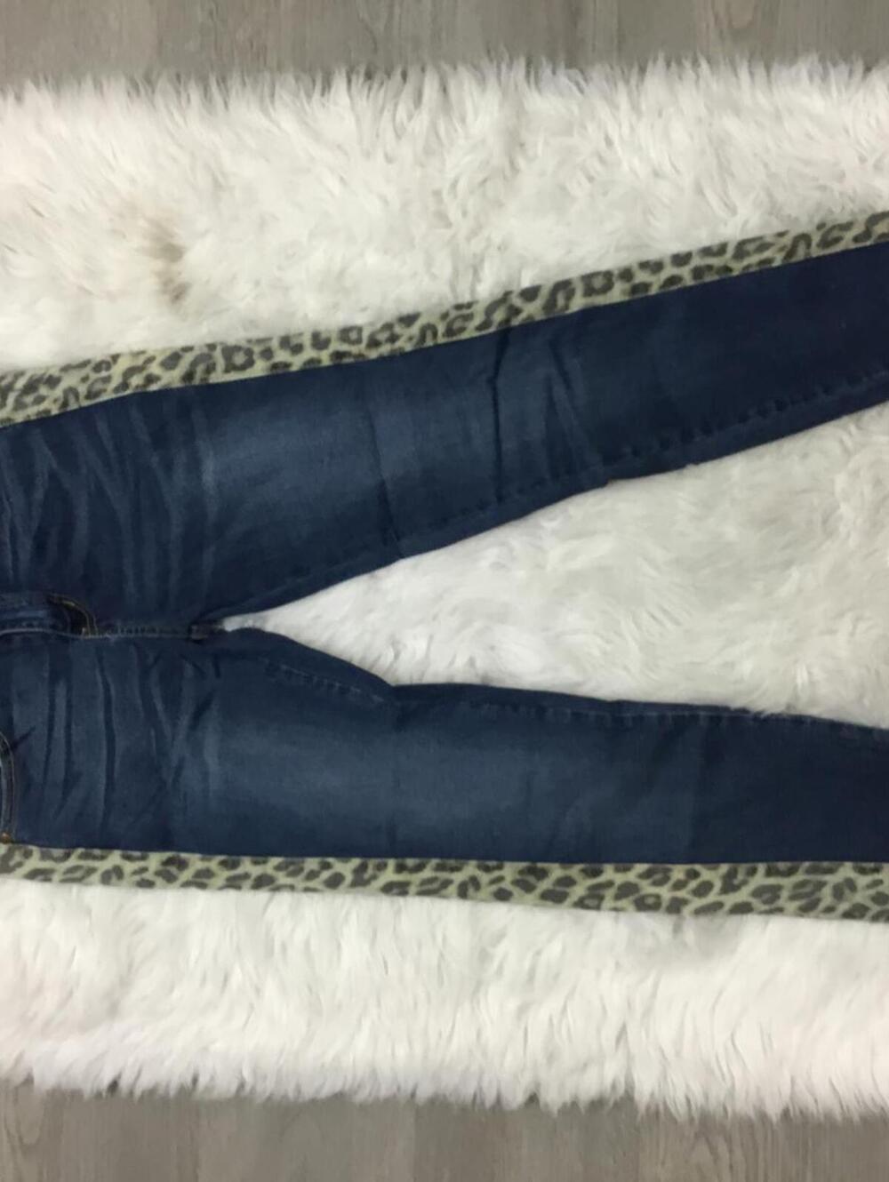 JUDY BLUE JEANS WITH CHEETAH SIDE ACCENT SIZE 9